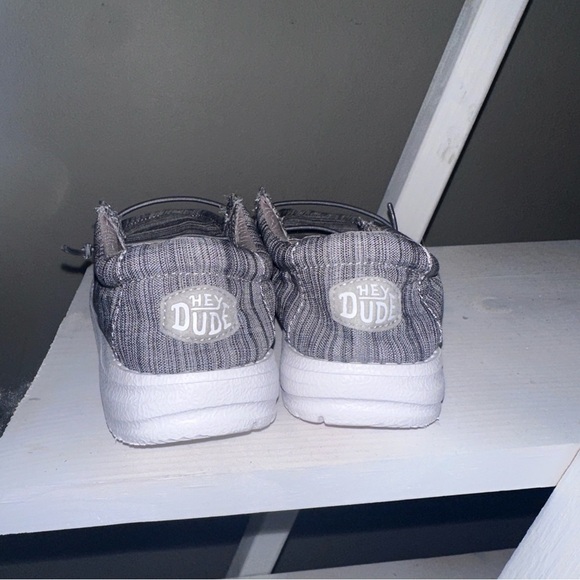 Hey Dude Big Kids Gray Shoes size 1 - Picture 3 of 6